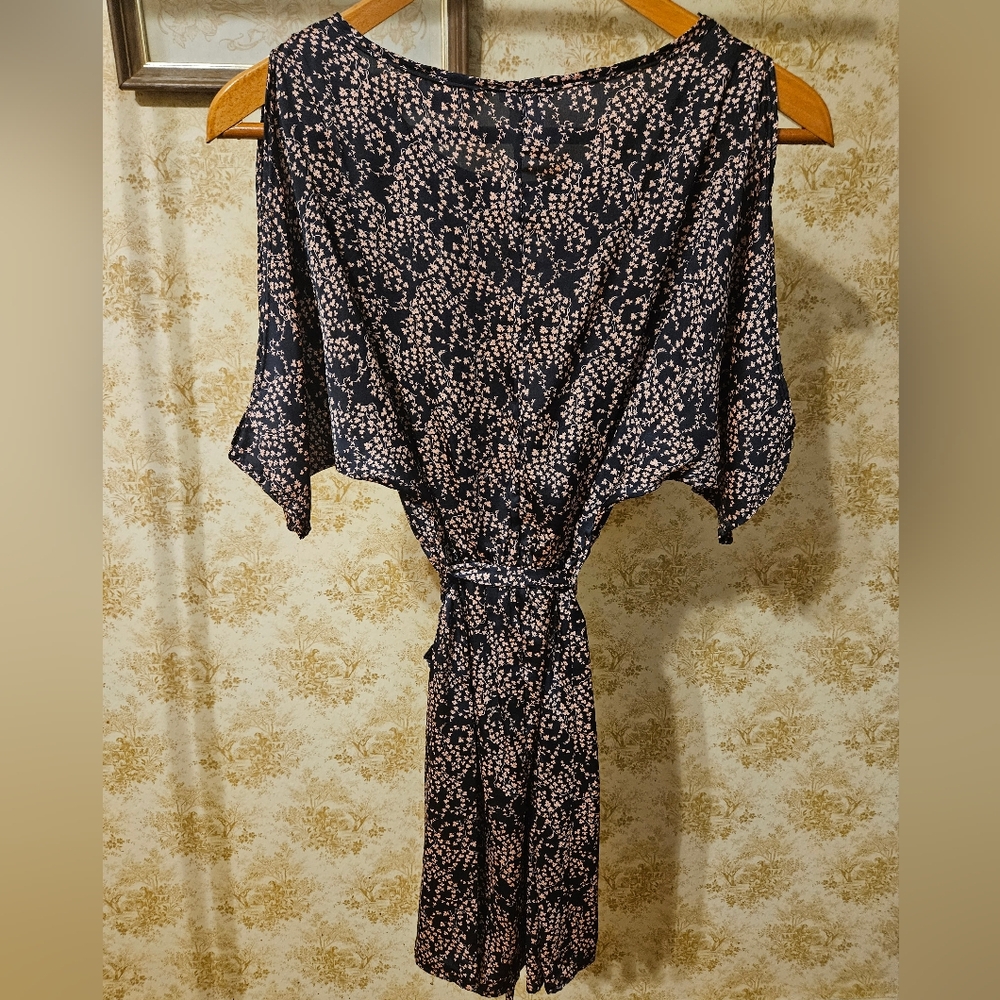 TOUCH 9 Small OPEN SLEEVE DRESS WITH TIE BELT - Picture 5 of 10